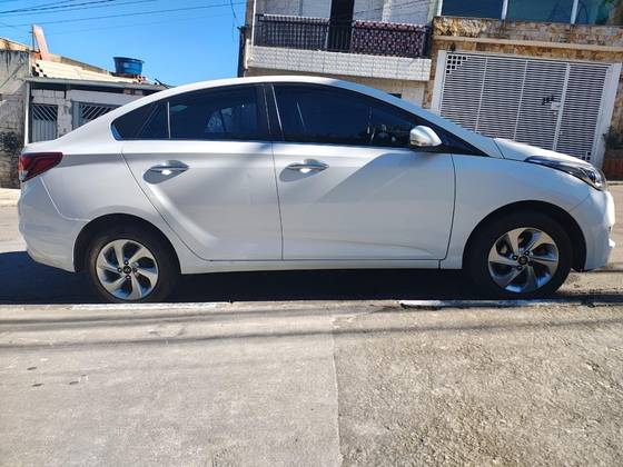 HYUNDAI HB20S 1.6 PREMIUM 16V FLEX 4P AUTOMÁTICO
